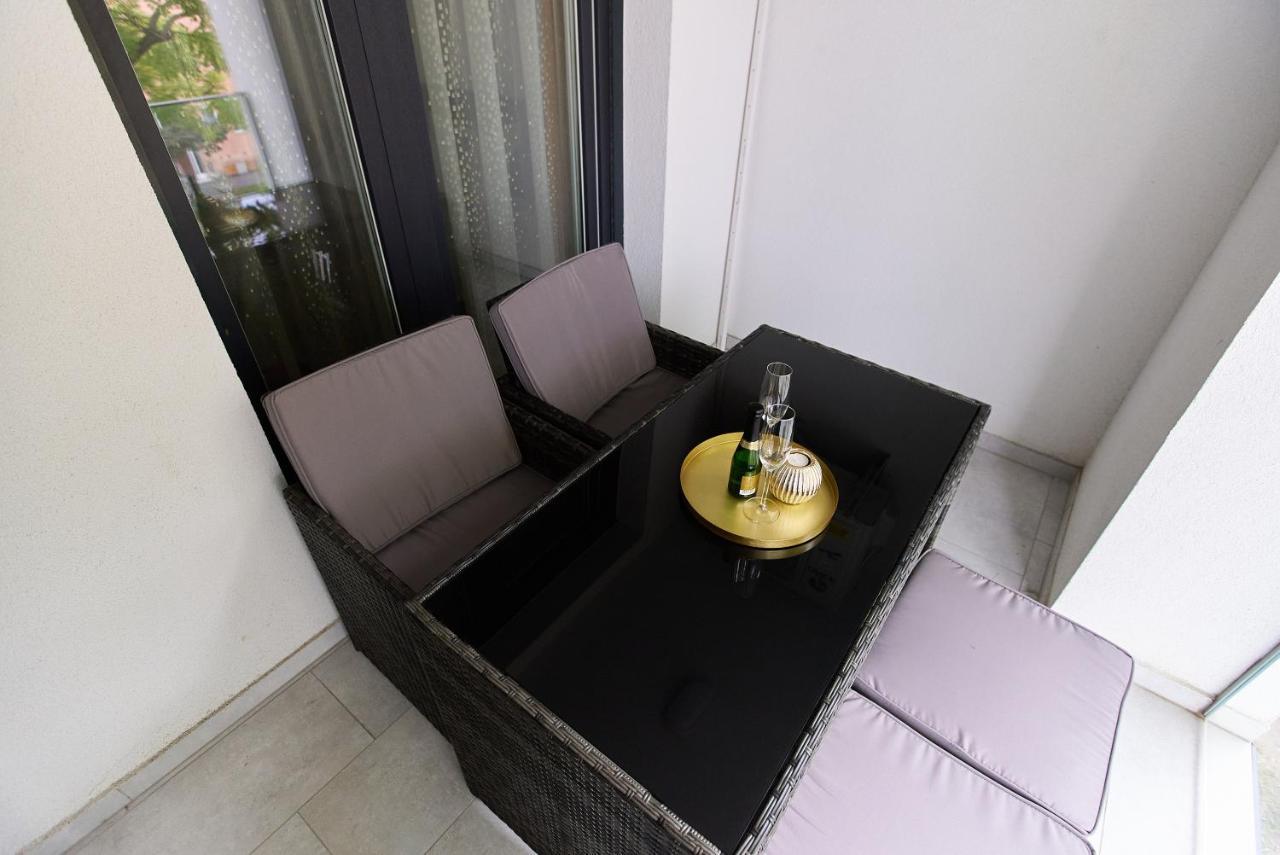 Starlight Bronze Szeged- Exclusive Apartment Ngoại thất bức ảnh