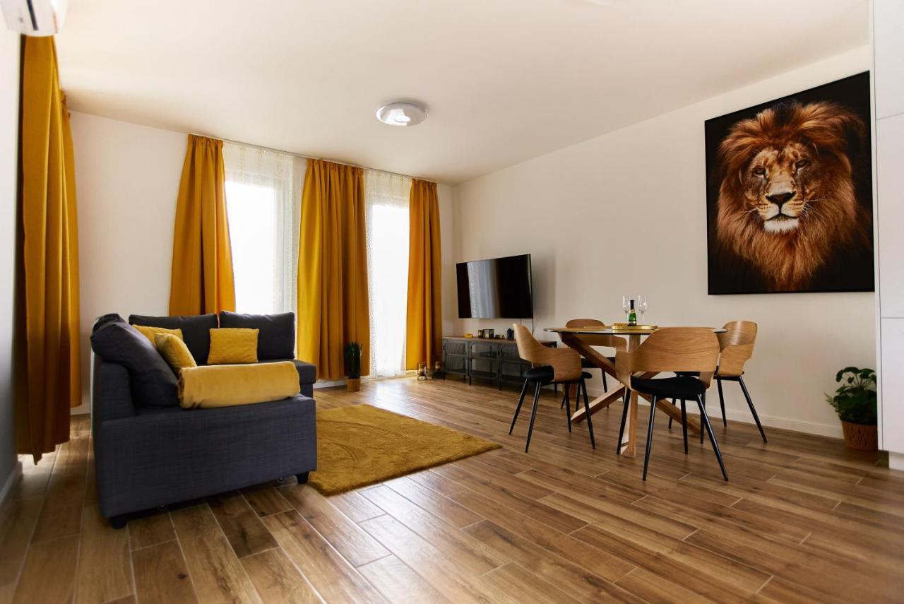 Starlight Bronze Szeged- Exclusive Apartment Ngoại thất bức ảnh