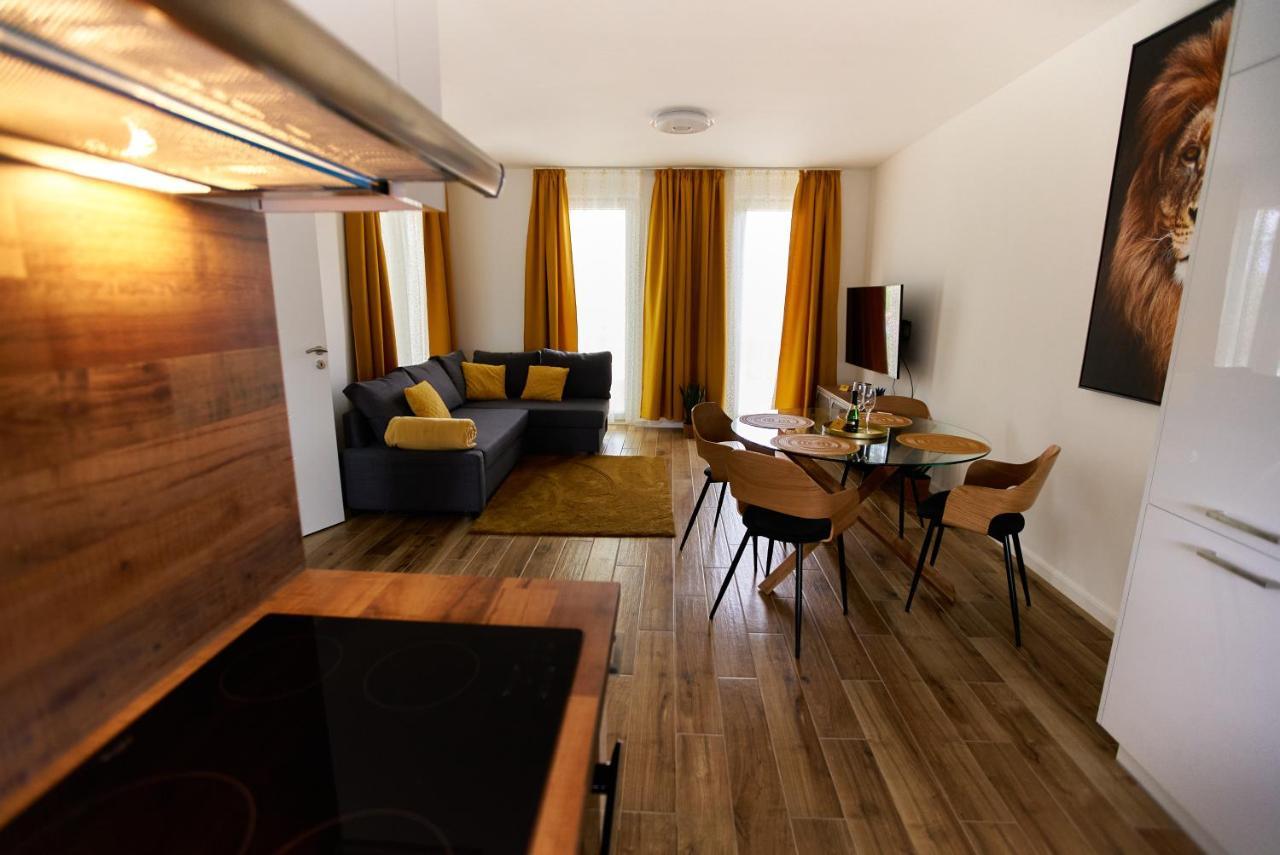 Starlight Bronze Szeged- Exclusive Apartment Ngoại thất bức ảnh