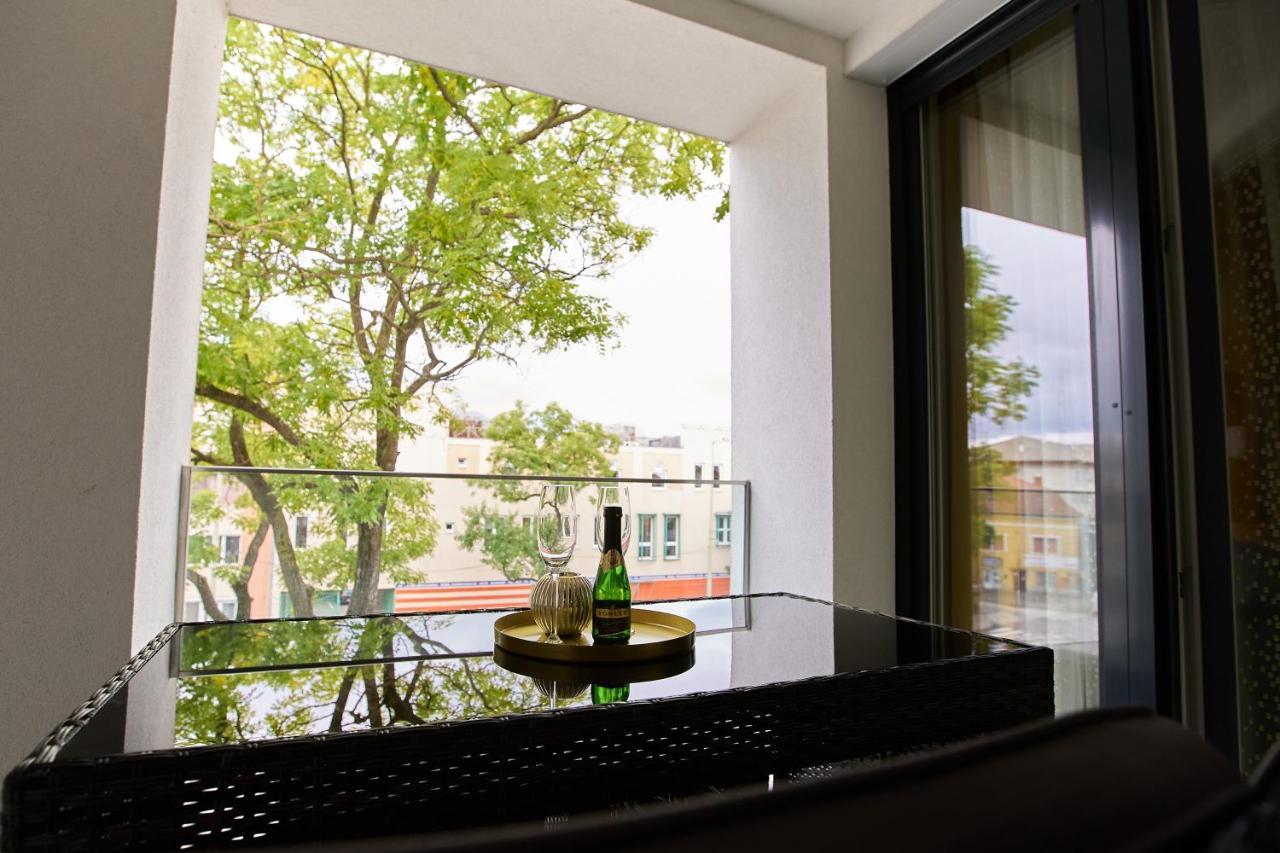 Starlight Bronze Szeged- Exclusive Apartment Ngoại thất bức ảnh