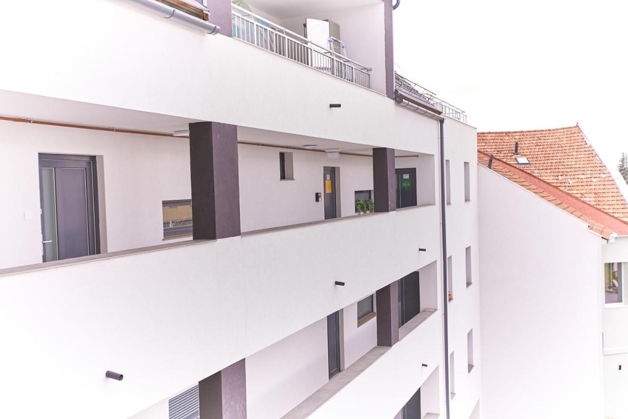 Starlight Bronze Szeged- Exclusive Apartment Ngoại thất bức ảnh