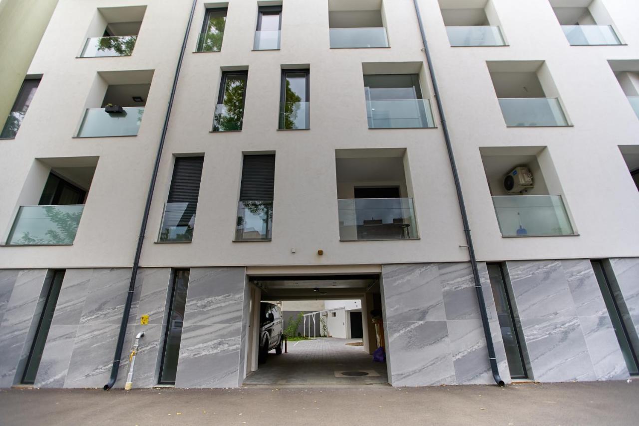 Starlight Bronze Szeged- Exclusive Apartment Ngoại thất bức ảnh